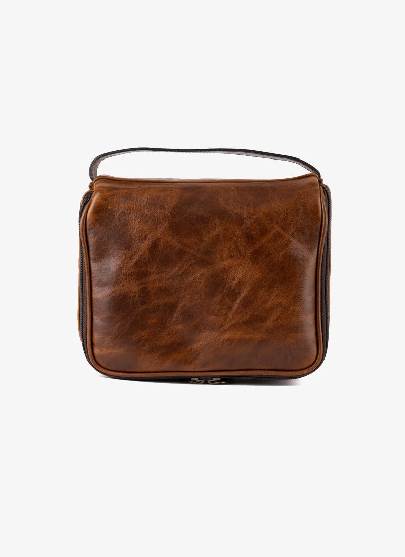 MCMドッグドールブラウンレザーケース Donald Wash Kit - Moore & Giles