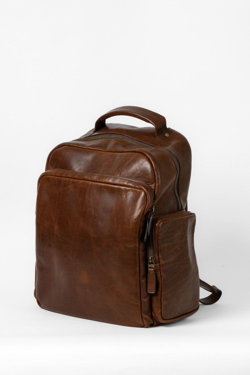 【moco】 Mondo Quinn Leather Commuter Backpack | Moore & Giles